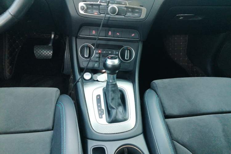 Used Audi Q3 2016 40 TFSI quattro all-wheel drive style model