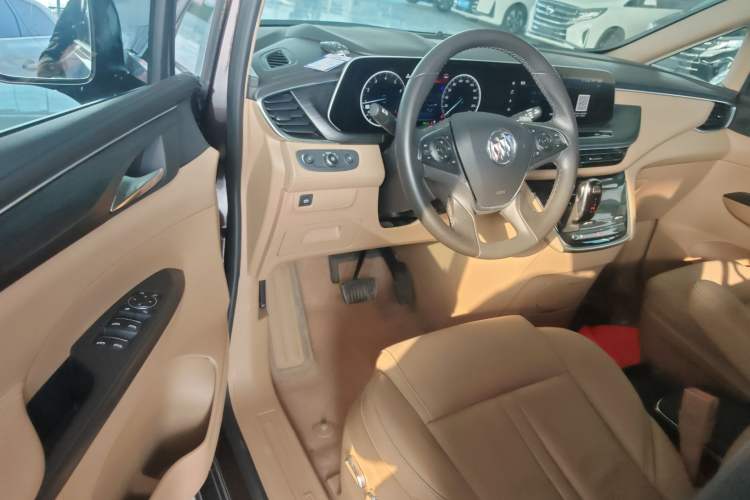 Used Buick GL8 2021 ES Landtrek 653T Luxury Model