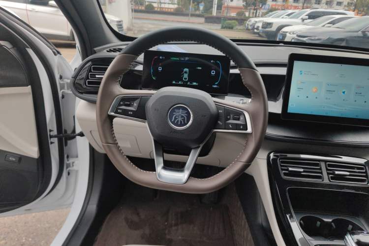 Used BYD Qin PLUS 2024 HONOR Edition DM-i 55KM Leading Model
