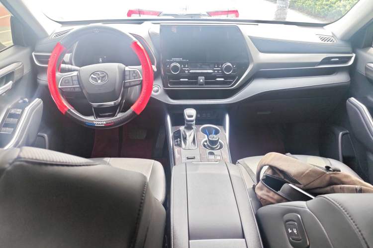 Used Toyota Highlander 2024 2.5L Smart Electric Hybrid Dual-Engine Four-Wheel Drive Prestige Version – 7 Seats Center Console