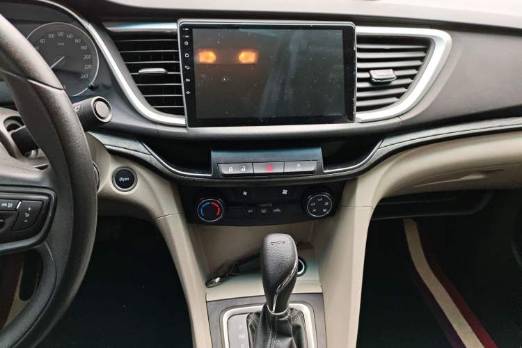 Used Buick GT 2019 15T Dual-Clutch Advanced Version China VI Standard Audio And AC Panel