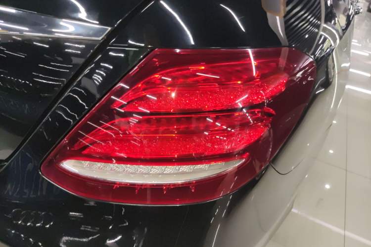 Used Mercedes-Benz E-Class 2019 E 300 L Sport Luxury Edition
