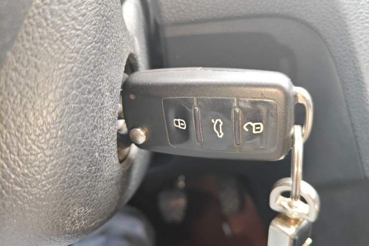 Used Skoda Rapid Spaceback 2014 1.6L Manual Enjoyment Edition Vehicle Key