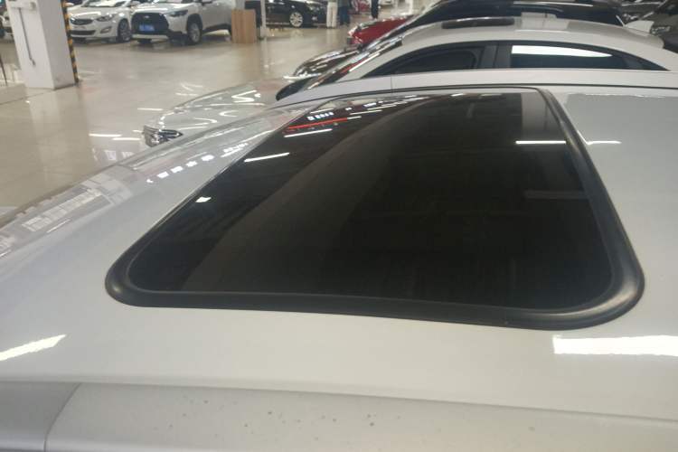 Used Geely Auto Vision X3 2021 PRO 1.5L CVT Deluxe Model Roof