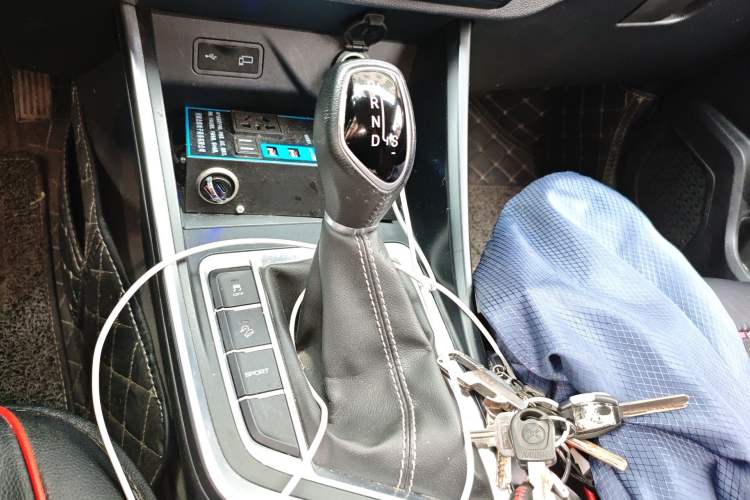 Used Geely Auto Vision X3 2020 1.5L CVT Luxury Model Gear Lever