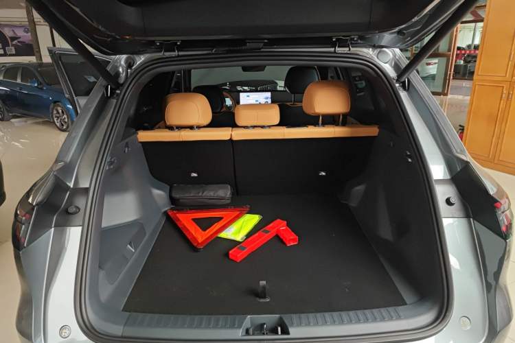 Used Geely Galaxy Xingjian 7 EM-i 2025 120km Exploration+ Version