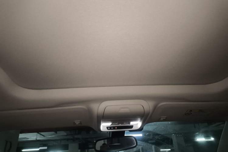 Used Cadillac XT5 2017 Anniversary Edition 25T Luxury Model
