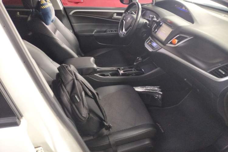 Used Honda Jade 2013 1.8L automatic Comfort version 5 seats