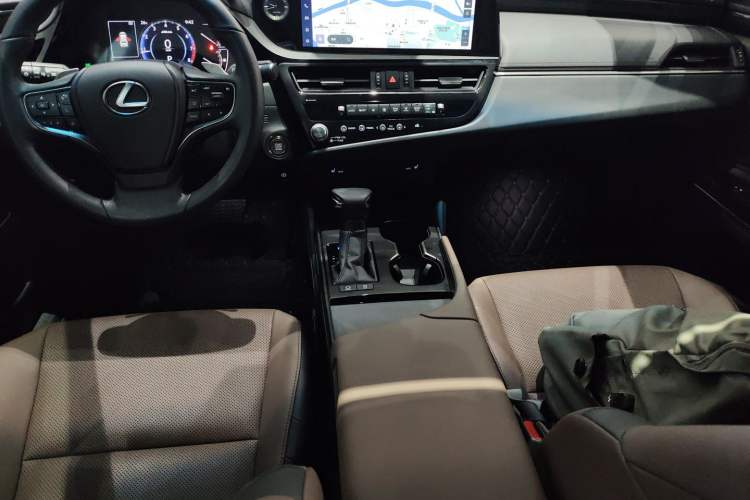 Used Lexus ES 2023 200 Excellence Edition Audio And AC Panel