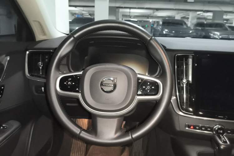 Used Volvo V90 2017 Cross Country T5 AWD Smart Range Edition