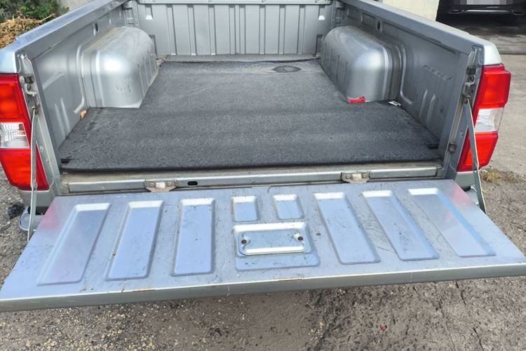 Used Dongfeng Ruichi 2019 2.4L Gasoline China VI Standard Two-Wheel-Drive Long Cargo Bed 2TZD Trunk