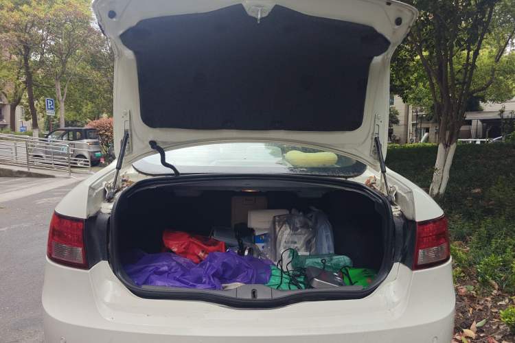 Used GAC Trumpchi GA5 2011 2.0L Automatic Elite Edition Trunk