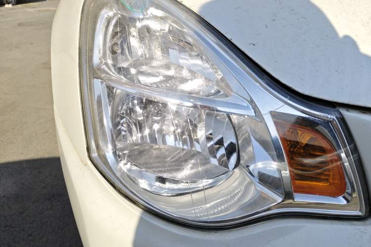 Used Nissan Sylphy 2016 Classic 1.6XE Manual Comfort Edition Right Front Headlight