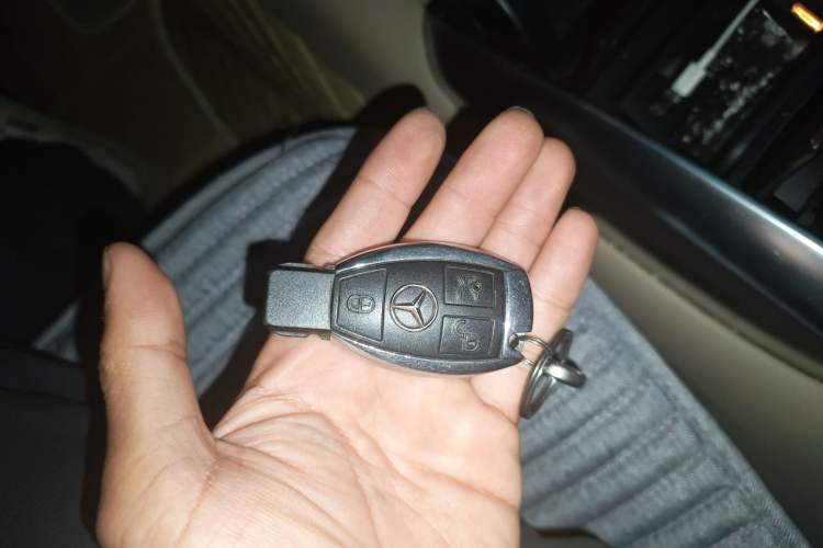 Used Mercedes-Benz R-Class 2010 R 350 L 4MATIC Vehicle Key