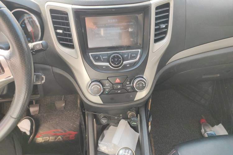 Used CHANGAN CS35 2014 1.6L Manual Luxury Model China IV Standard
