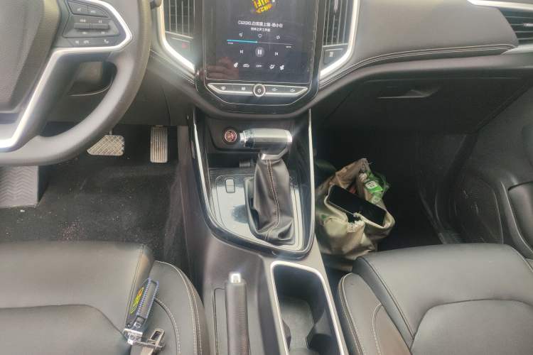 Used Baojun 530 2021 Global Car Anniversary Edition 1.5T CVT Luxury Model 7 Seats
