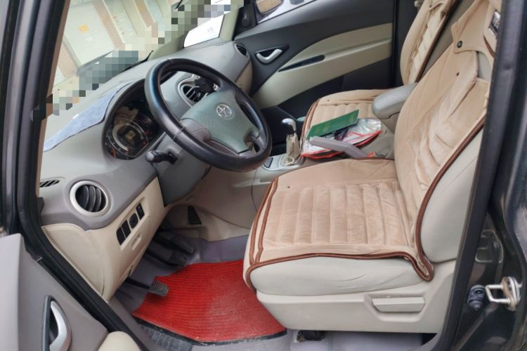 Used JAC Group Refine M2 2011 1.8L MT Comfort Model with Optional 5-Seater Configuration