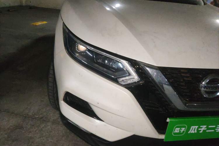 Used Nissan Qashqai 2019 2.0L CVT Luxury Edition Right Front Headlight