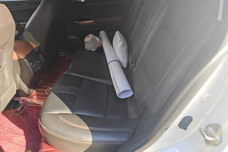 Used GAC Trumpchi GS7 2017 320T Two-Wheel-Drive Luxury Smart Connectivity Model
