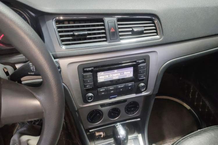 Used Volkswagen Lavida 2013 1.4TSI DSG Comfort Edition Audio And AC Panel