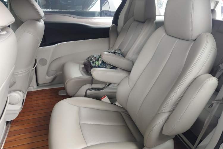 Used Buick GL8 2021 Land Cruiser Executive Class 652T Comfort Model