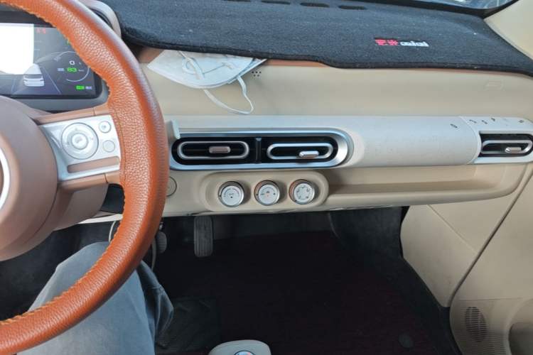 Used Wuling Hongguang MINIEV 2024 3rd Generation 215km Youth Edition Audio And AC Panel