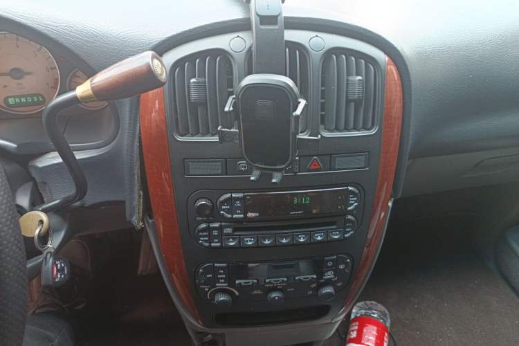 Used Chrysler Grand Voyager  Audio And AC Panel
