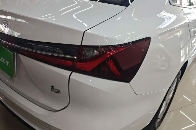 Used Roewe i5 2023 1.5L Manual Comfort Edition