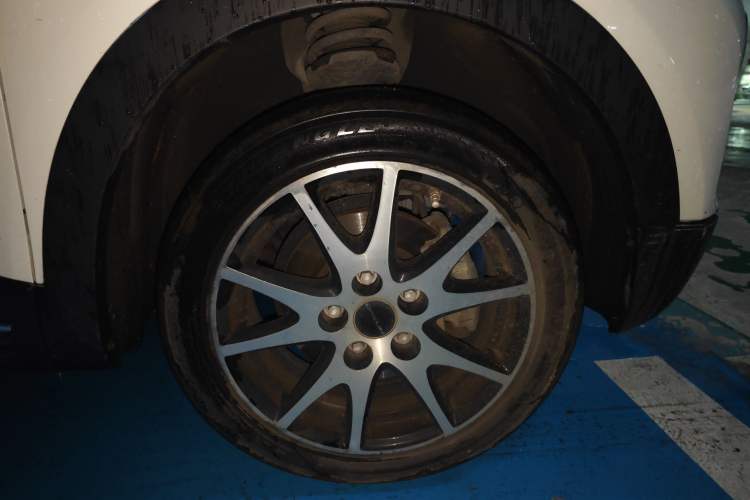 Used Dayun Yuehu 2021 32.85 kWh Two-Wheel-Drive Sprite Version Right Front Wheel Hub