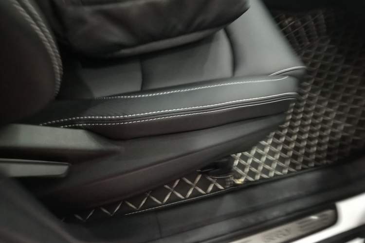 Used Geely Auto Emgrand X7 Sport 2020 1.5TD Automatic Smart Connect PRO Right Front Seat