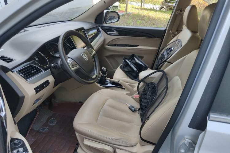 Used Baojun 730 2016 1.5L Manual Comfort Version 7 Seats China V Emission Standard