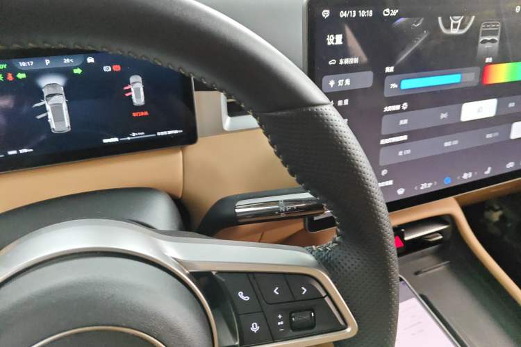 Used Landian E5 PLUS 2025 165 km Long-Range Version PLUS 7-Seater Gear Lever