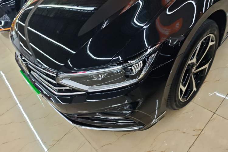 Used Volkswagen Magotan 2023 2 Million Units Commemorative Edition 330TSI DSG Luxury Version Left Front Headlight