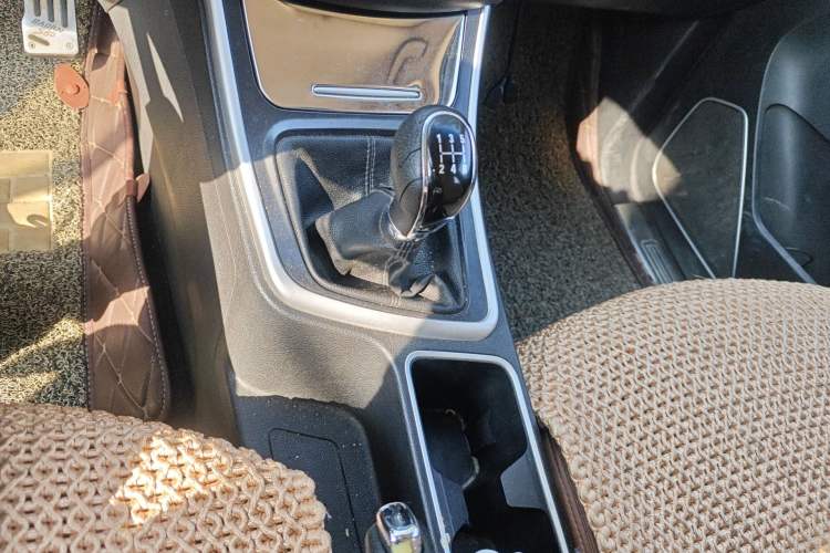 Used Baojun 560 2015 1.8L manual Comfort trim level