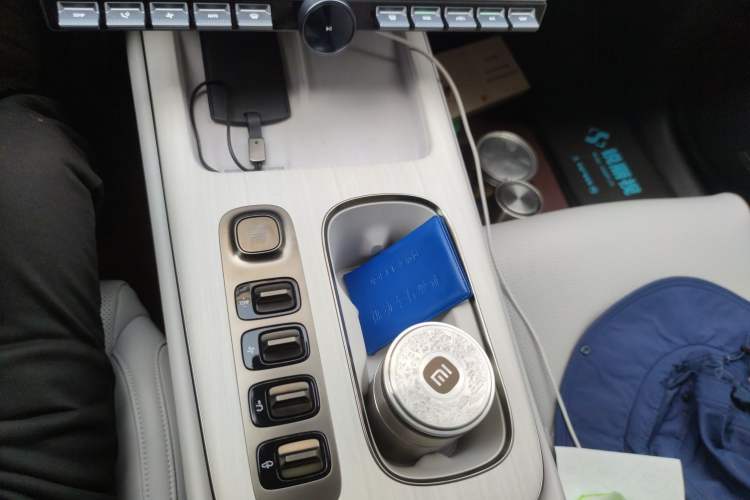 Used Xiaomi Auto SU7 2024 Four-Wheel Drive Ultra-Long Range Advanced Intelligent Driving Max Edition