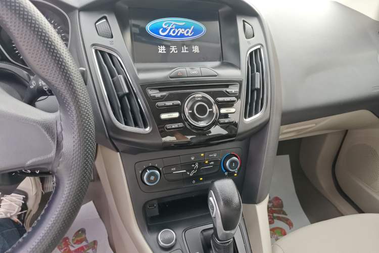 Used Ford Focus 2017 Sedan 1.6L Automatic Comfort Plus SmartDrive Edition Audio And AC Panel