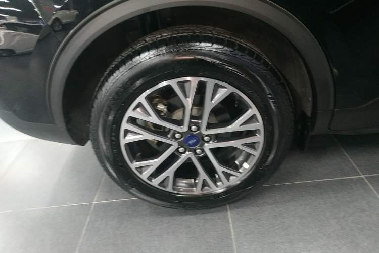 Used Ford Escape 2020 EcoBoost 245 Two-Wheel-Drive Titanium Edition