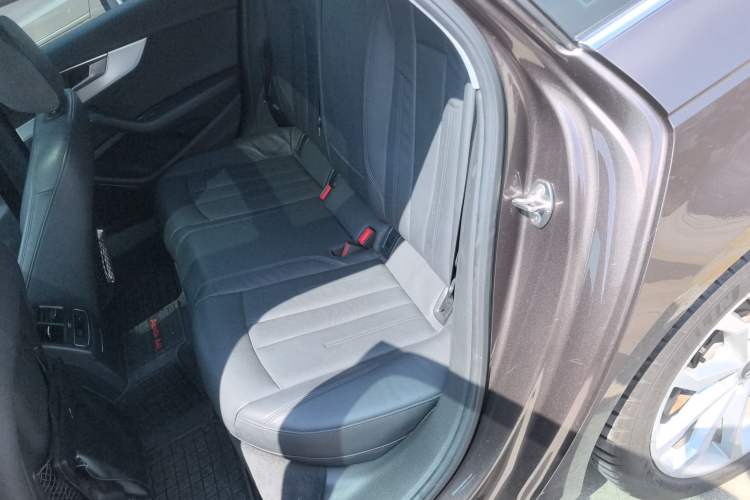 Used Audi A4L 2019 40 TFSI Fashion Version China V