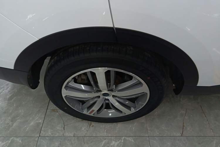 Used Haval H6 2017 Red Label 2.0T Automatic Two-Wheel Drive ZhiShang Model