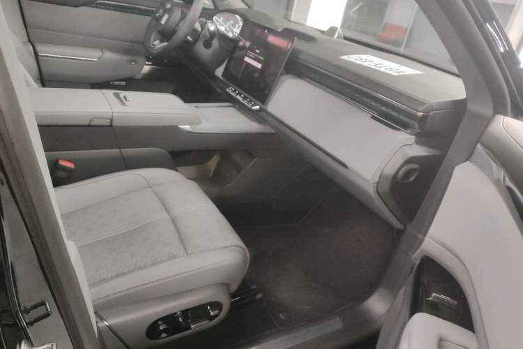 Used Zeekr 7X 2025 100 kWh Long-Range Rear-Wheel Drive with Intelligent Driving Features