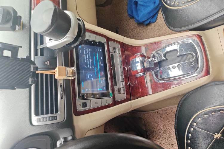 Used Volkswagen Passat 2009 2.8L V6 Automatic Supreme Edition Audio And AC Panel