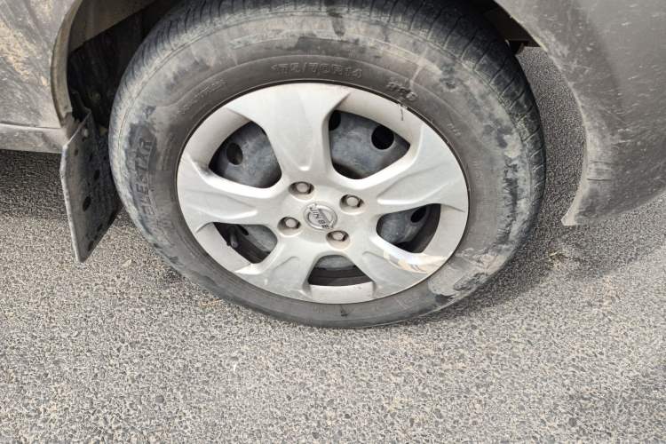 Used Jinbei Hiace X30 2023 1.5L Business-Style Passenger Van 5/6/7-Seater Non-Air-Conditioned Version SWC15M
