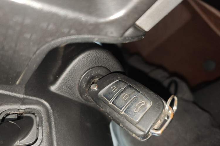 Used Geely Auto Vision X1 2017 1.3L Manual Frenzy Edition
