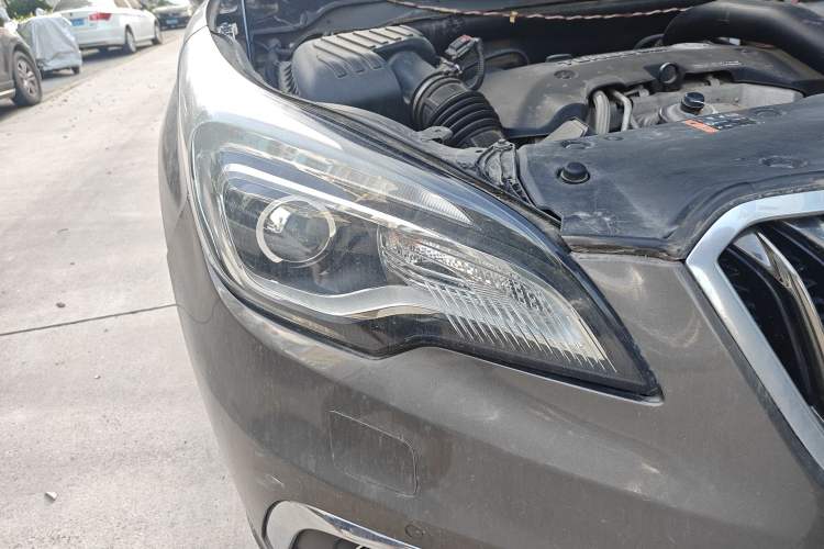 Used Buick Envision 2014 28T All-Wheel-Drive Versatile Sports Flagship Edition Right Front Headlight