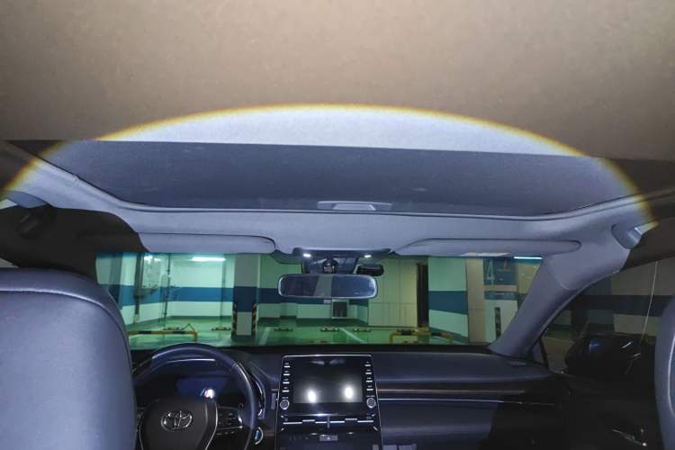 Used Toyota Avalon 2019 2.0L Luxury Edition China VI Standard Headliner