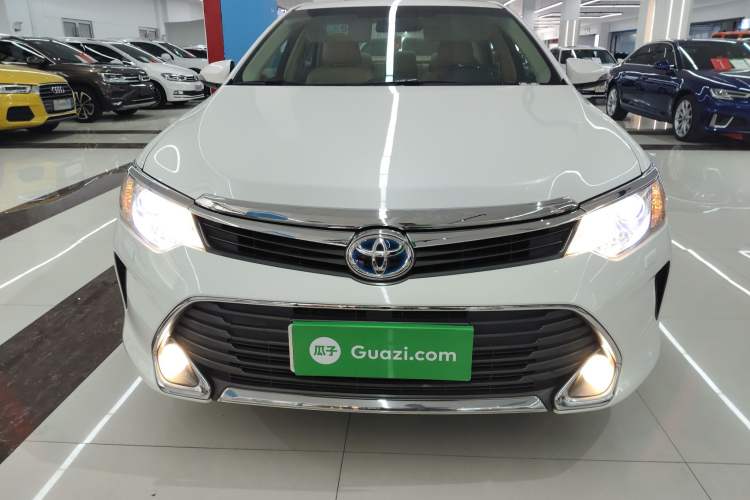Used Toyota Camry 2015 Dual-Engine 2.5 HG Luxury Navigation Edition Front