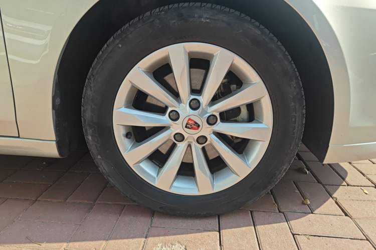 Used Roewe i6 New Energy 2017 45T Hybrid Connect & Smart Enjoyment Edition
