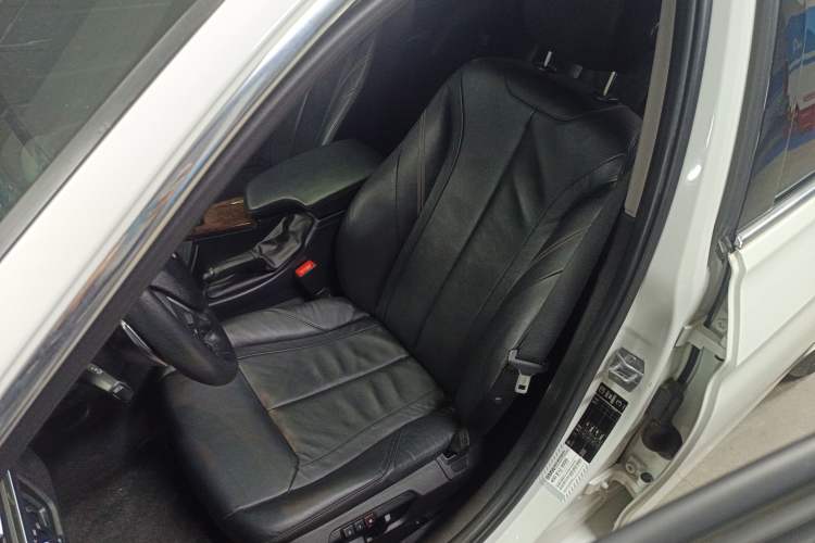 Used BMW 3 Series 2014 320Li Luxury Design Package