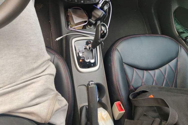 Used Chevrolet Sail 2015 Sail 3 1.3L AMT Ideal Edition Gear Lever