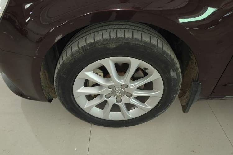 Used Audi A3 2016 Sportback 35 TFSI Ambition Edition Left Front Wheel Hub